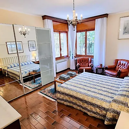 Apartament Iris Al Piano Terra Con Parcheggio Privato In Giardino E Patio In Centro Citta Senigallia