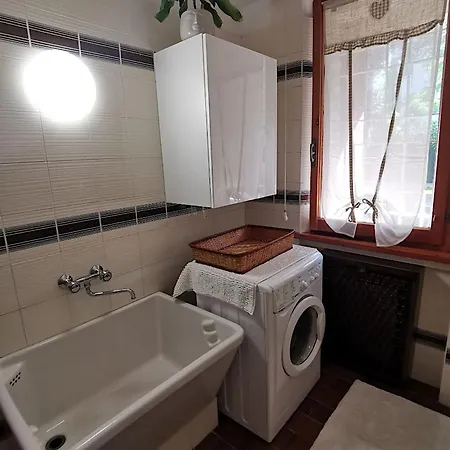 Apartman Iris Al Piano Terra Con Parcheggio Privato In Giardino E Patio In Centro Citta